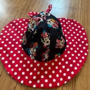Handmade Minnie Mouse Disney hat for toddler to little kids - like new!